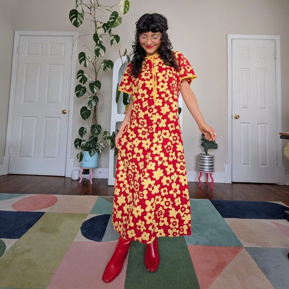 SOLD - Vintage 70s yellow & red floral maxi dress - Picture 2 of 7